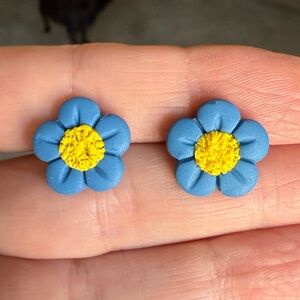 Handmade flower stud earrings